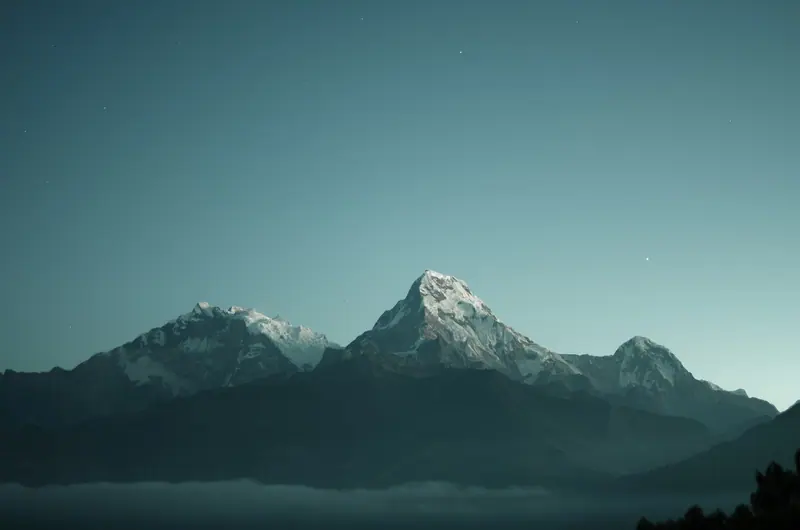 Foggy mountain atmosphere (Unsplash stock) — WindBar.ai D91 Voyagers