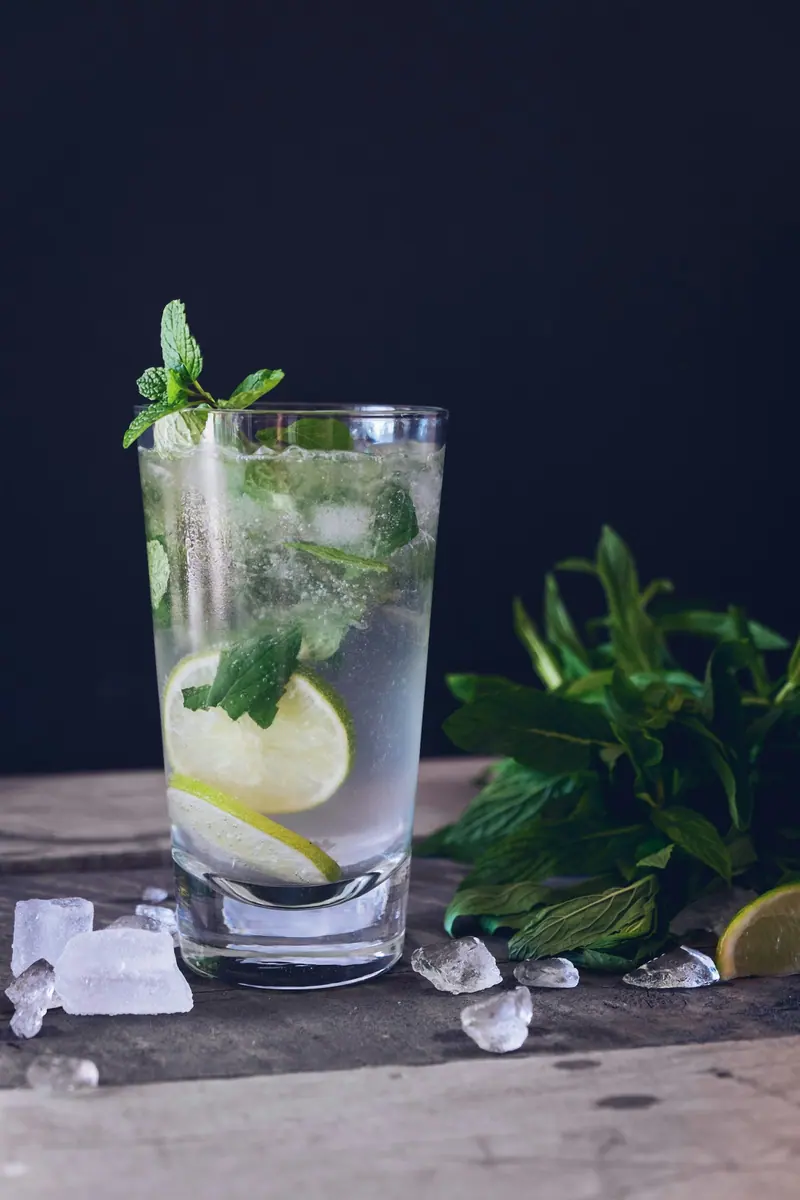 Glass with ice cubes (Unsplash stock) — WindBar.ai D91 Voyagers